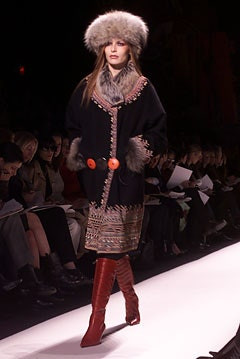 Oscar de la Renta fashion show for Autumn/Winter 2002