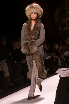 Oscar de la Renta fashion show for Autumn/Winter 2002