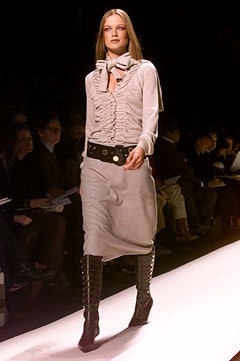 Oscar de la Renta fashion show for Autumn/Winter 2002