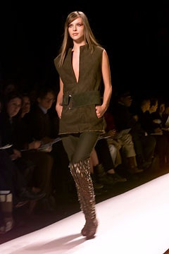 Oscar de la Renta fashion show for Autumn/Winter 2002