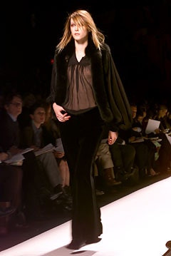 Oscar de la Renta fashion show for Autumn/Winter 2002