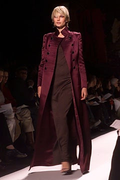 Oscar de la Renta fashion show for Autumn/Winter 2002