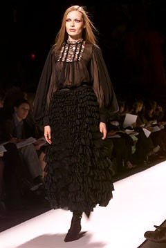 Oscar de la Renta fashion show for Autumn/Winter 2002