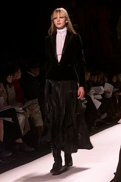 Oscar de la Renta fashion show for Autumn/Winter 2002