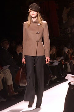 Oscar de la Renta fashion show for Autumn/Winter 2002