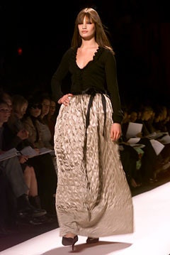 Oscar de la Renta fashion show for Autumn/Winter 2002