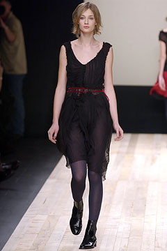 Philosophy di Lorenzo Serafini fashion show for Autumn/Winter 2002