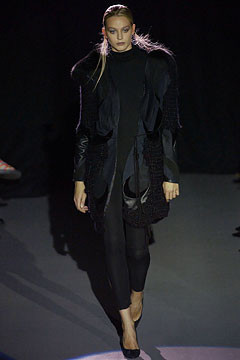 Rafael Lopez fashion show for Autumn/Winter 2002