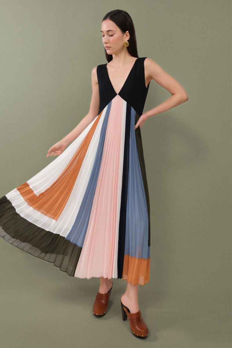 Veronica Beard lookbook for Pre-Fall 2025