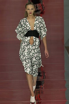 Warren Noronha fashion show for Autumn/Winter 2002