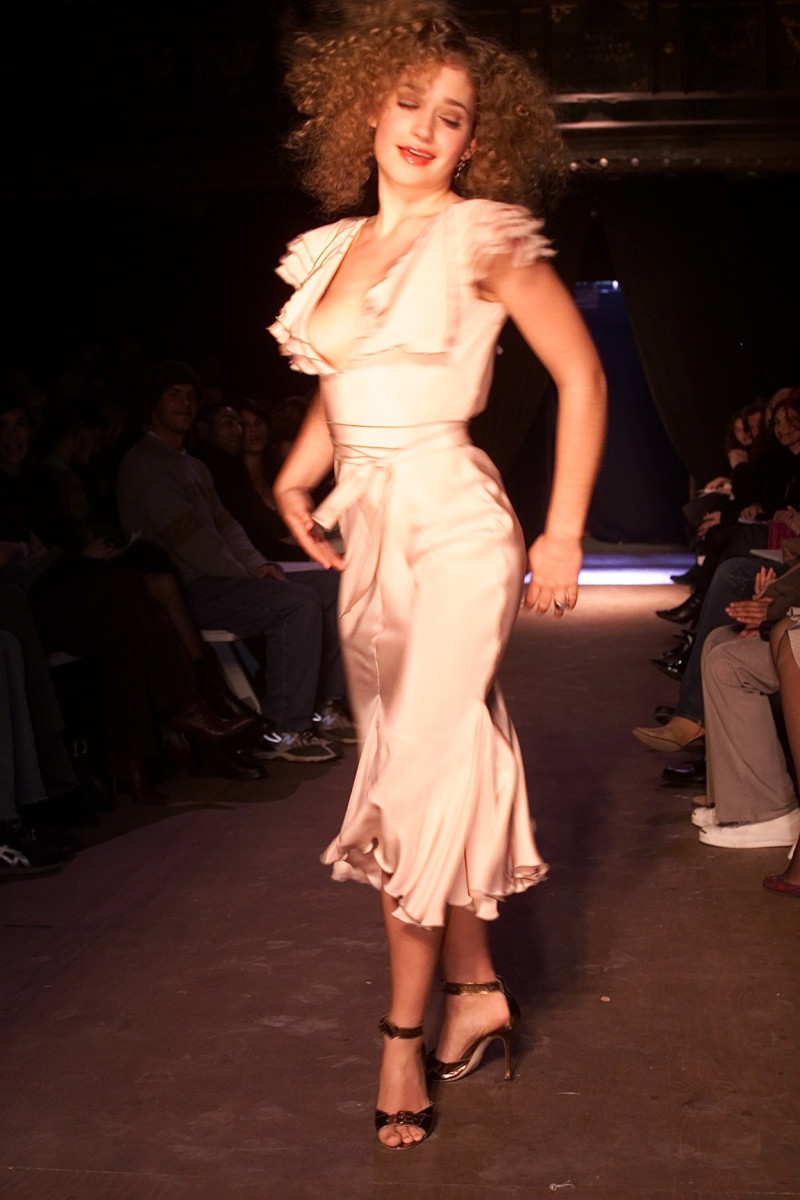 Zac Posen fashion show for Autumn/Winter 2002