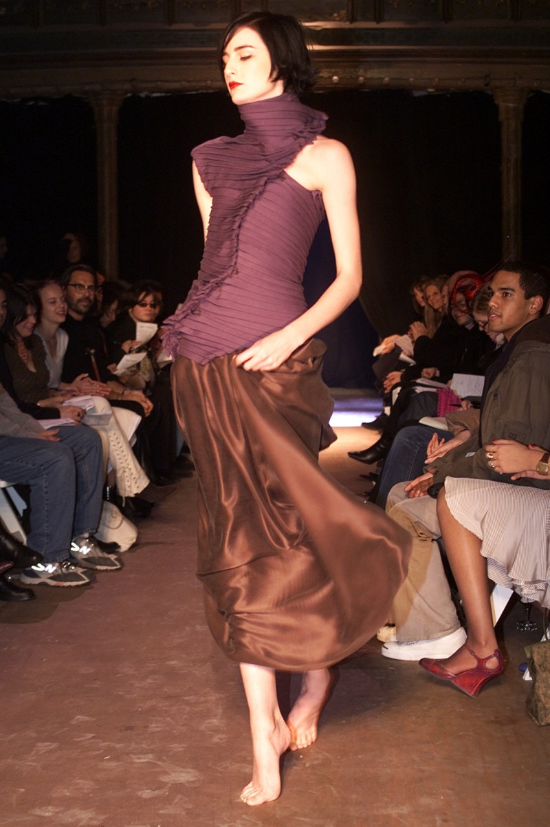 Erin O%Connor featured in  the Zac Posen fashion show for Autumn/Winter 2002