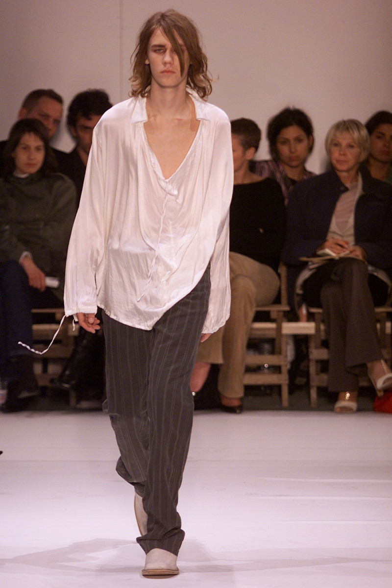 Ann Demeulemeester fashion show for Spring/Summer 2002