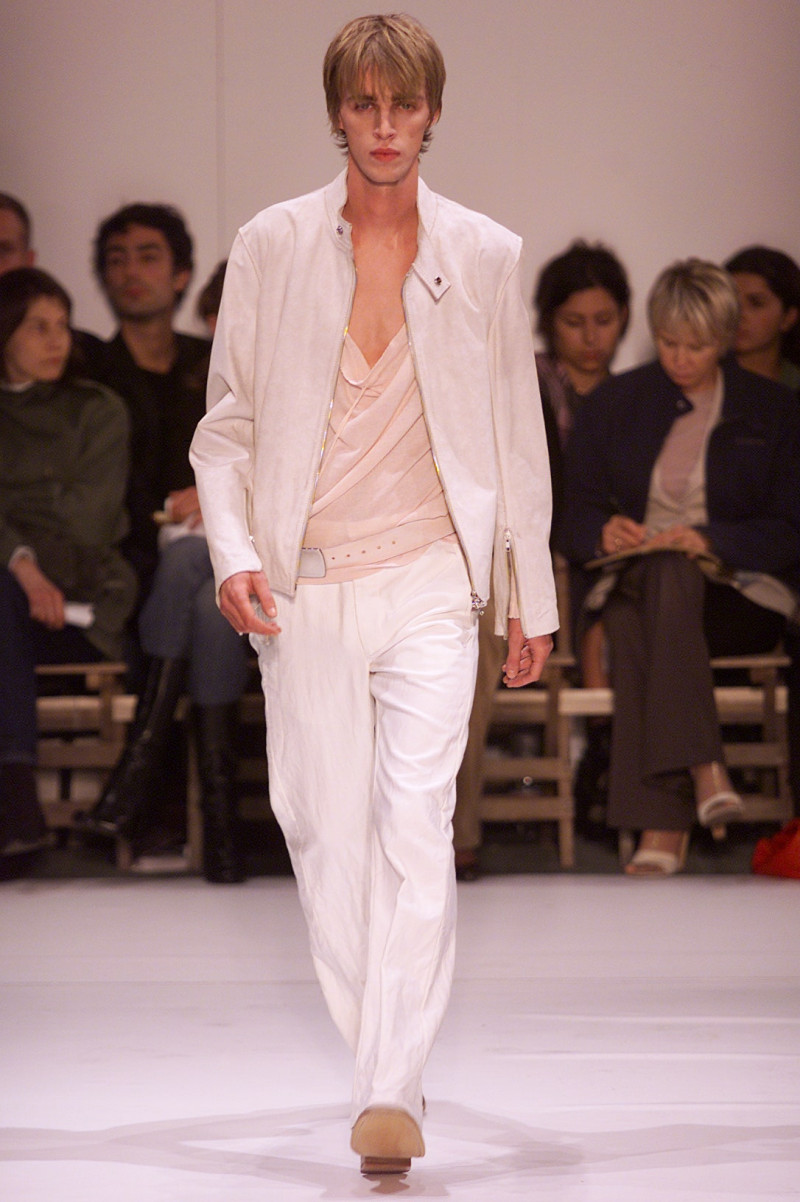 Ann Demeulemeester fashion show for Spring/Summer 2002