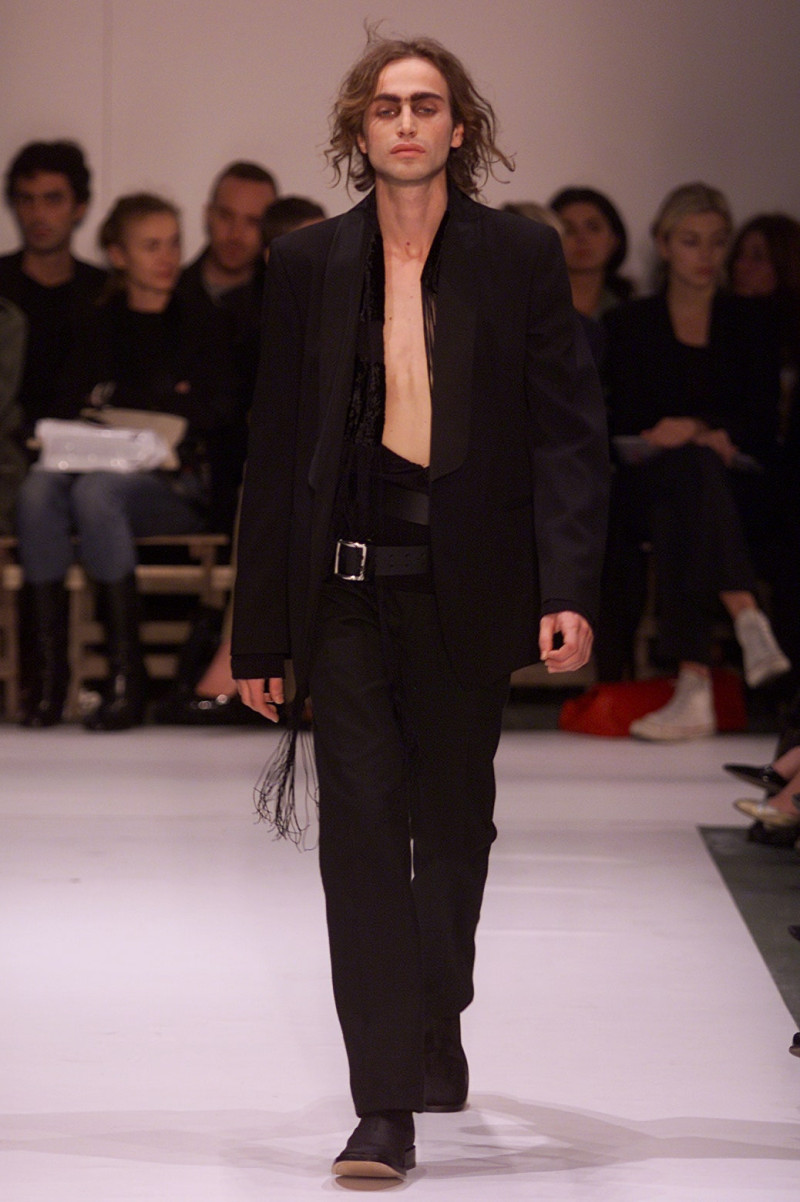 Ann Demeulemeester fashion show for Spring/Summer 2002