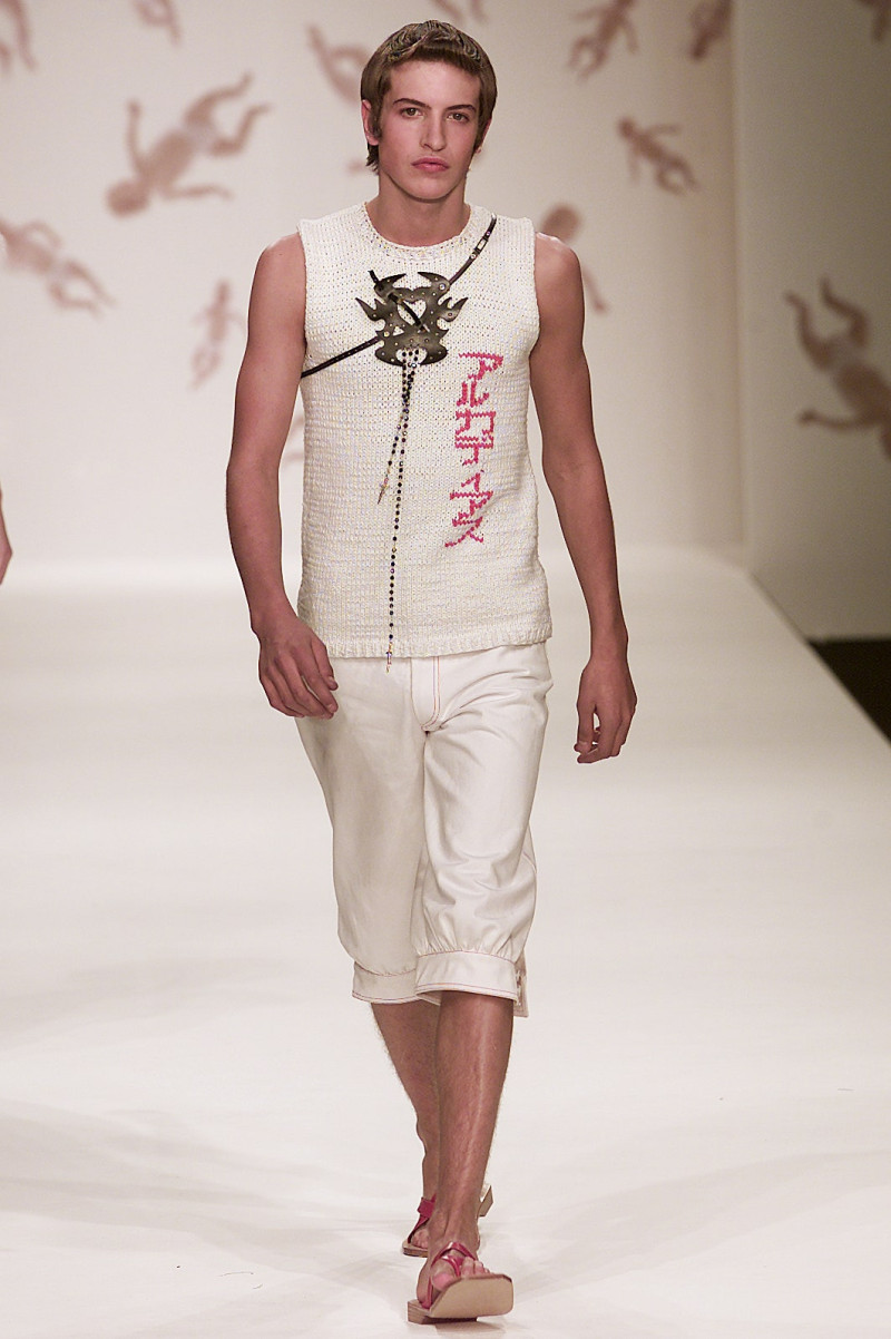 Arkadius fashion show for Spring/Summer 2002
