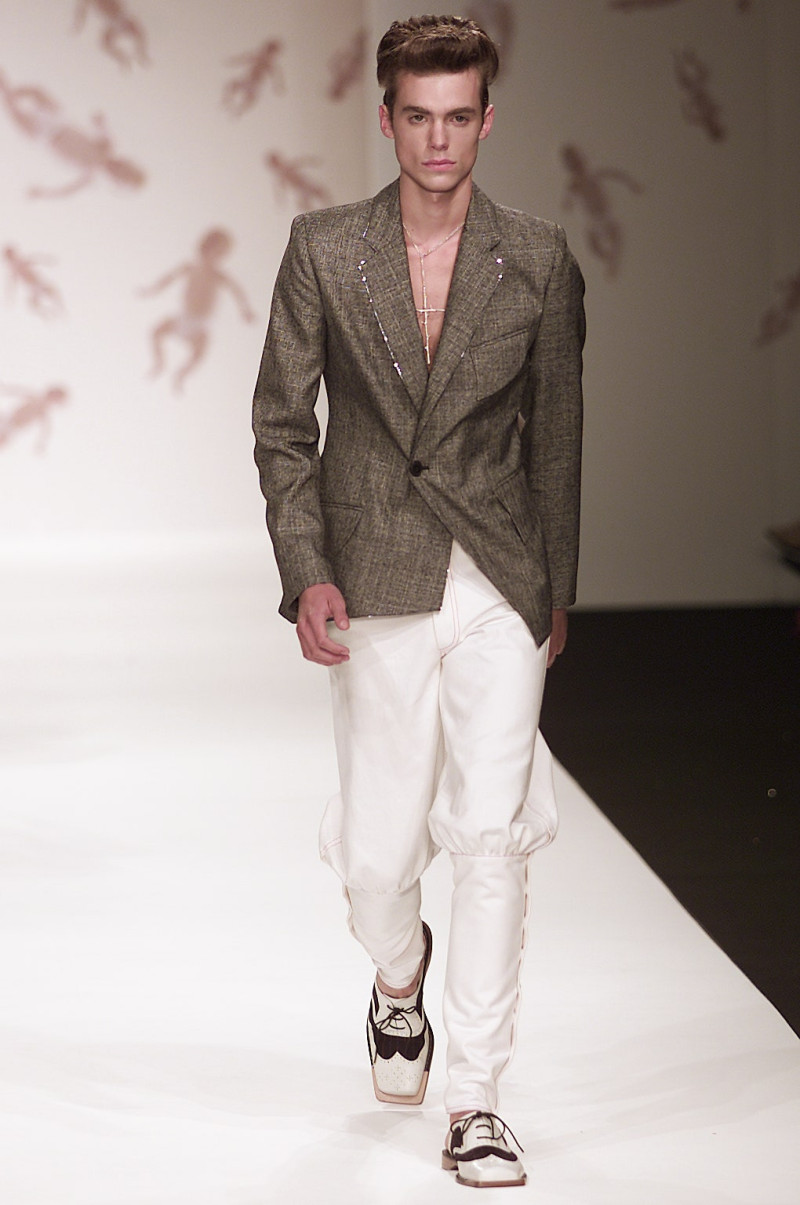 Arkadius fashion show for Spring/Summer 2002