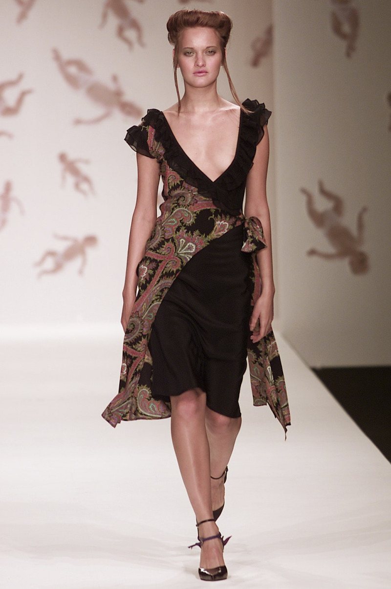 Arkadius fashion show for Spring/Summer 2002