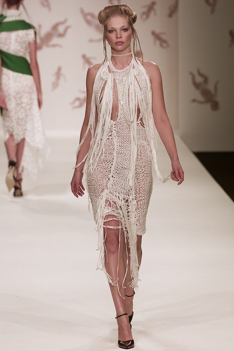Arkadius fashion show for Spring/Summer 2002