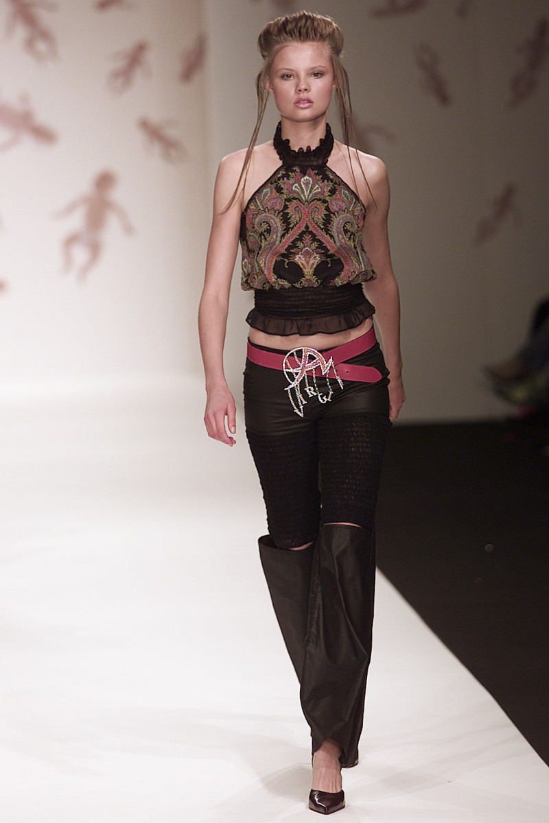 Arkadius fashion show for Spring/Summer 2002