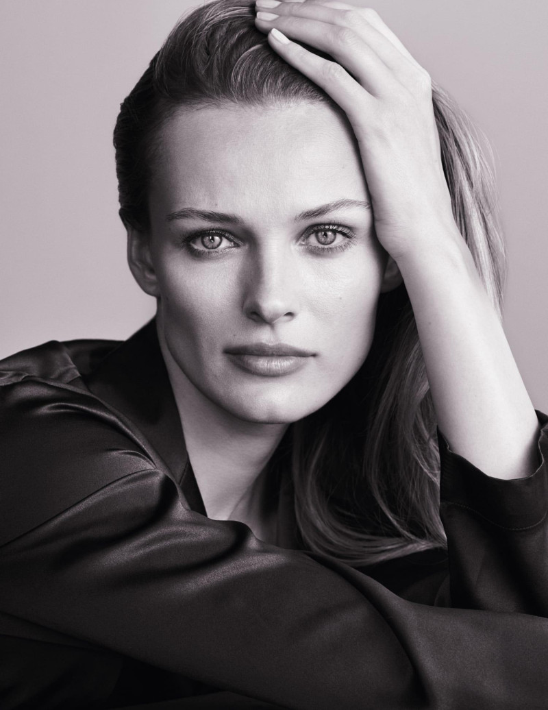 Edita Vilkeviciute featured in  the Chanel Beauty Le Lift Crème-Huile Campaign advertisement for Pre-Fall 2024