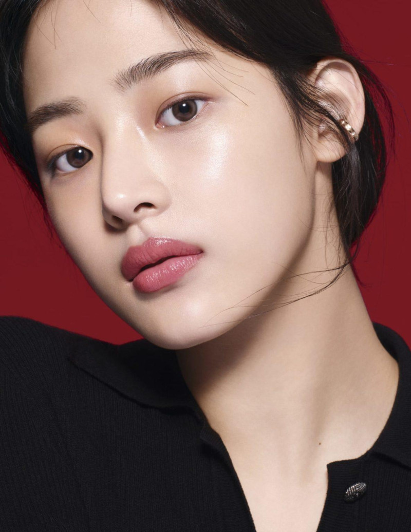 Min Ji Money featured in  the Chanel Beauty N°1 DE CHANEL new cream campaign advertisement for Pre-Spring 2025