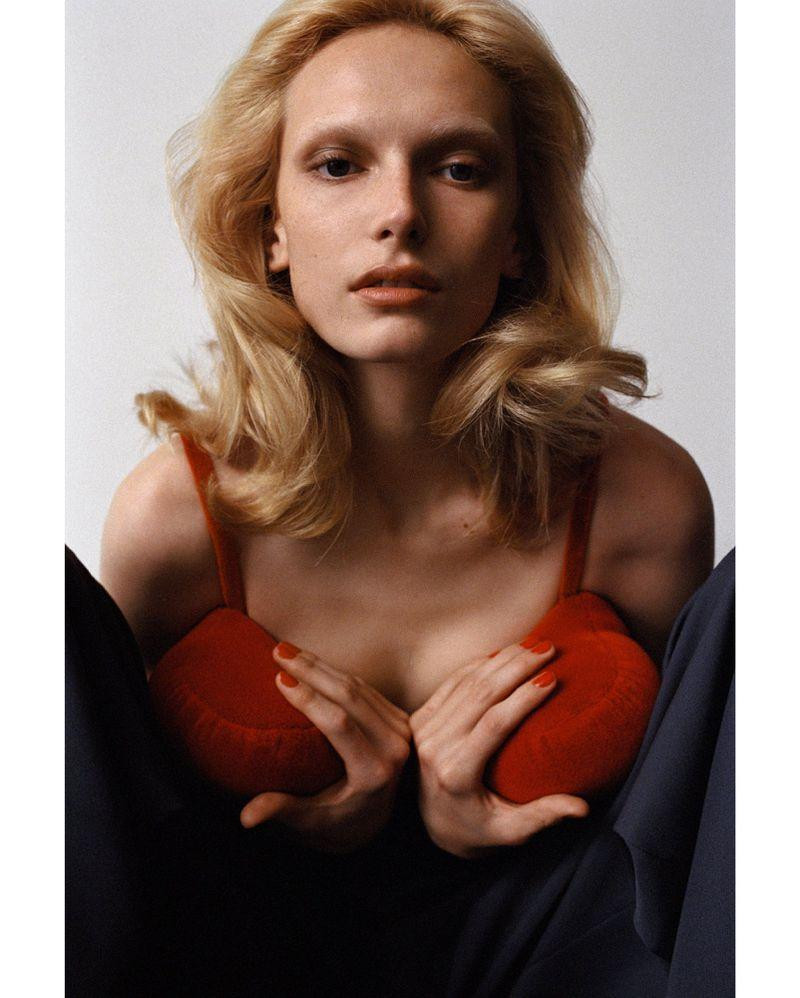 Alex Consani featured in  the Duran Lantink advertisement for Spring/Summer 2025