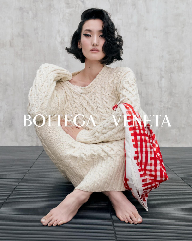 Lina Zhang featured in  the Bottega Veneta advertisement for Resort 2025