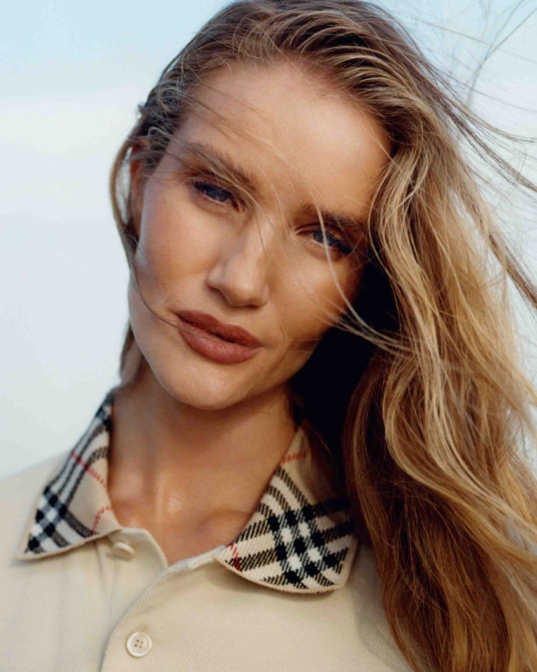 Rosie Huntington-Whiteley featured in  the Burberry advertisement for Spring/Summer 2025