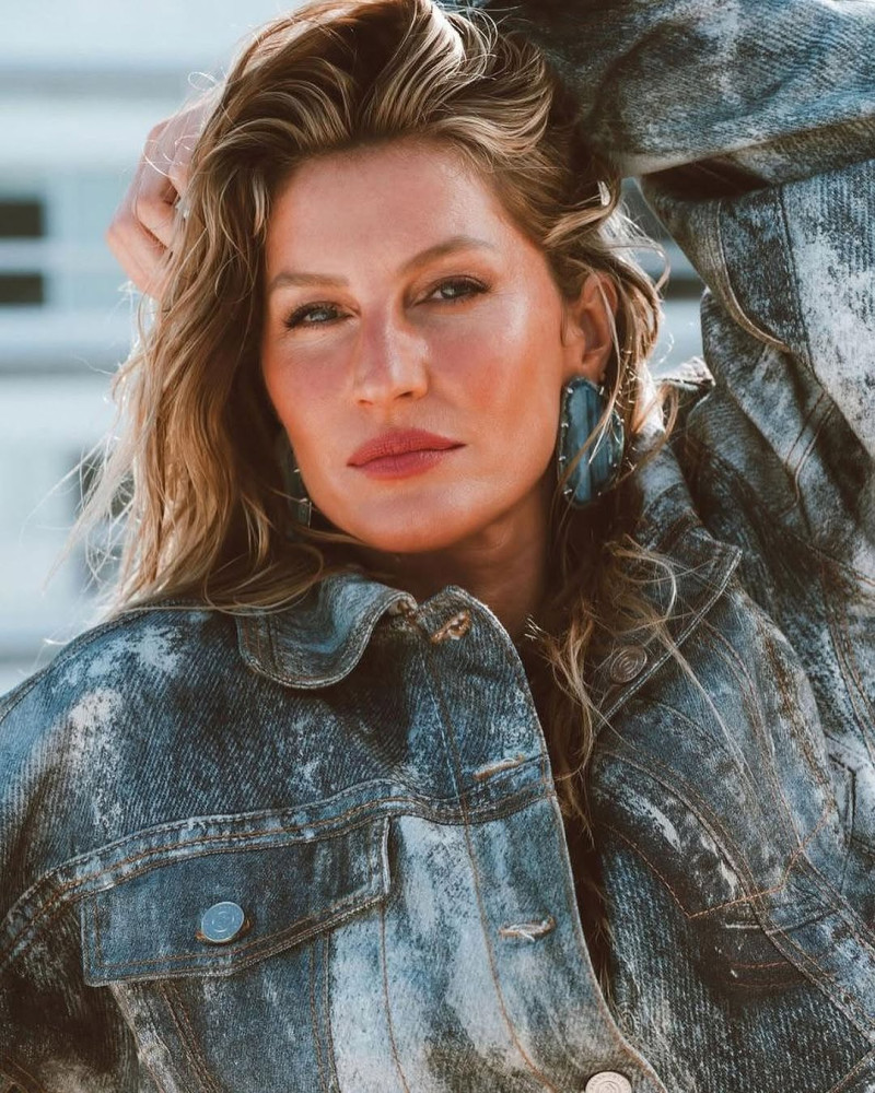 Gisele Bundchen featured in  the Colcci advertisement for Summer 2025