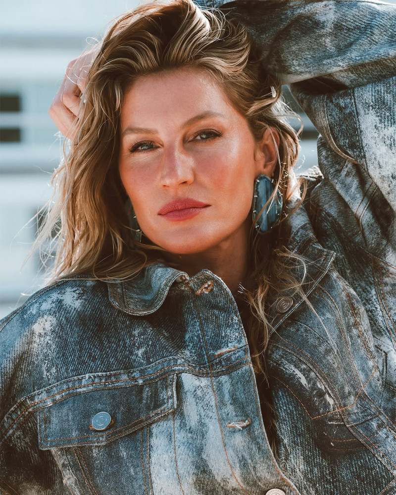 Gisele Bundchen featured in  the Colcci advertisement for Summer 2025
