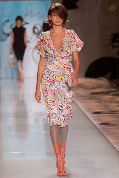 Cacharel fashion show for Spring/Summer 2002