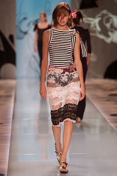 Cacharel fashion show for Spring/Summer 2002