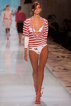 Cacharel fashion show for Spring/Summer 2002