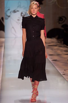 Cacharel fashion show for Spring/Summer 2002