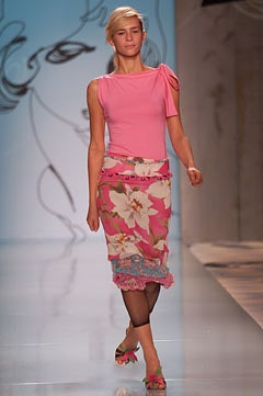 Cacharel fashion show for Spring/Summer 2002