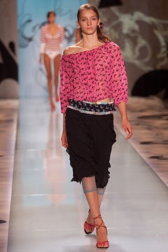 Cacharel fashion show for Spring/Summer 2002