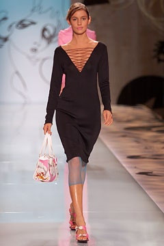 Cacharel fashion show for Spring/Summer 2002