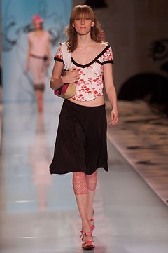 Cacharel fashion show for Spring/Summer 2002