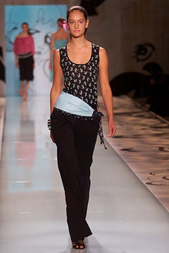 Cacharel fashion show for Spring/Summer 2002