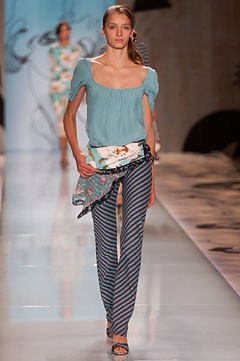 Cacharel fashion show for Spring/Summer 2002