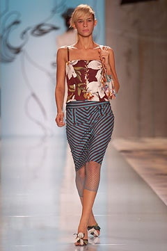 Cacharel fashion show for Spring/Summer 2002