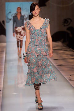 Cacharel fashion show for Spring/Summer 2002