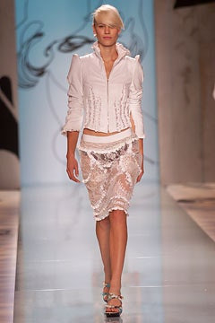 Cacharel fashion show for Spring/Summer 2002