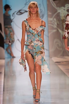 Cacharel fashion show for Spring/Summer 2002