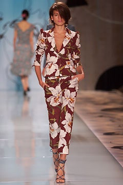 Cacharel fashion show for Spring/Summer 2002