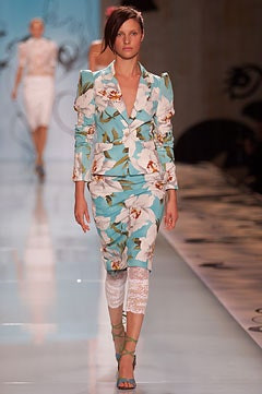 Cacharel fashion show for Spring/Summer 2002