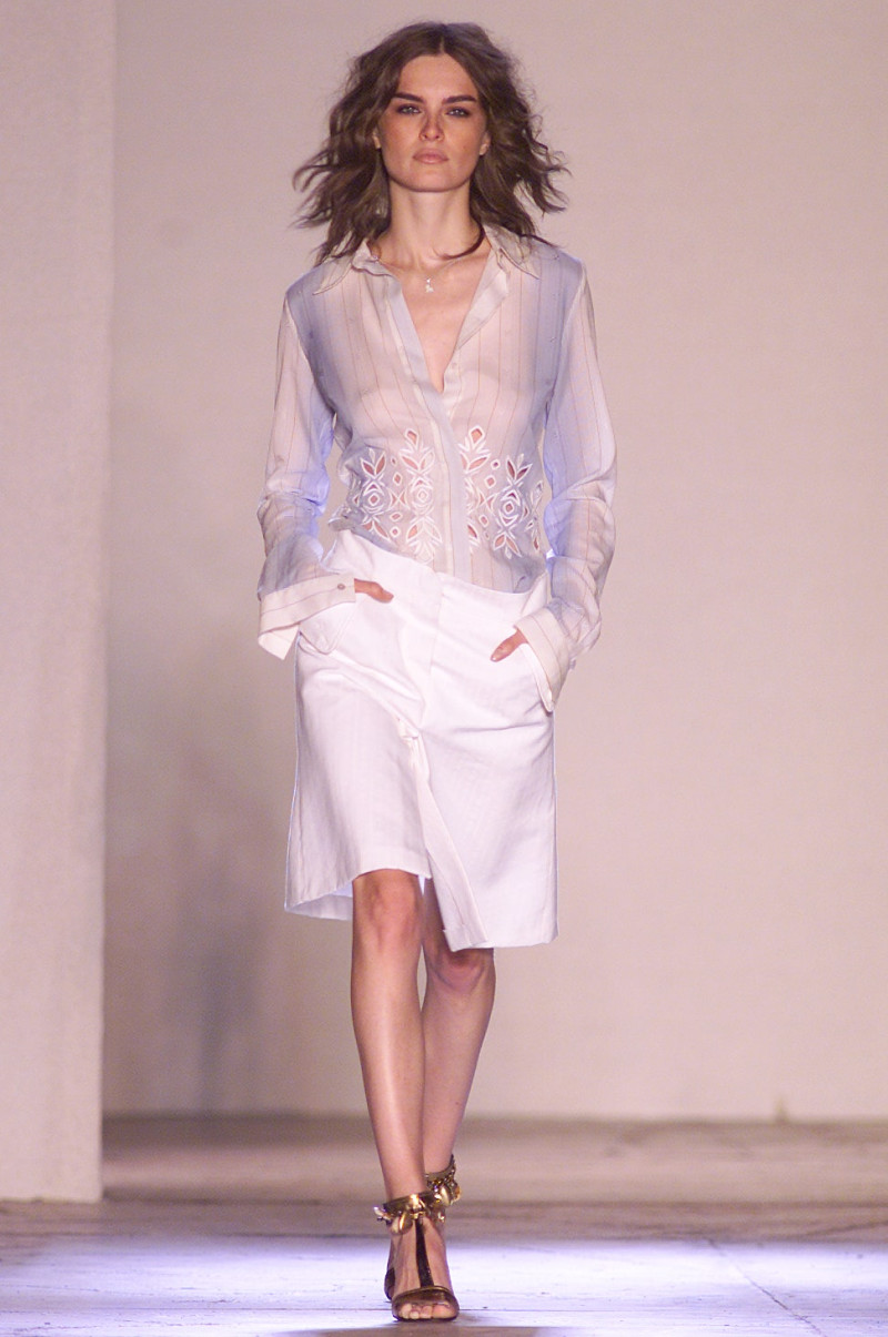Chloe fashion show for Spring/Summer 2002