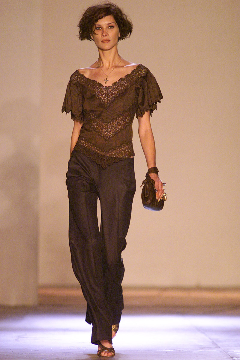 Chloe fashion show for Spring/Summer 2002
