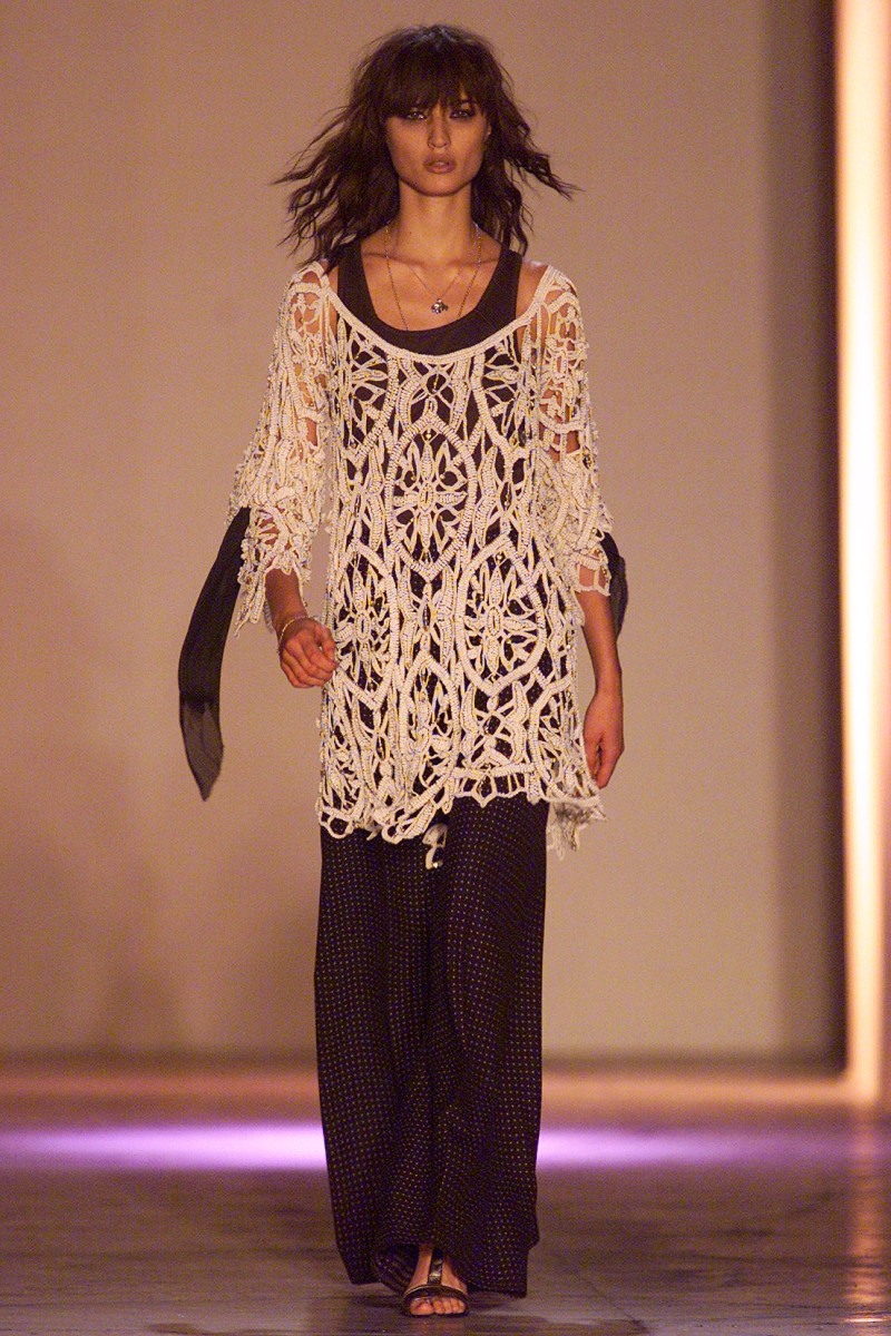 Chloe fashion show for Spring/Summer 2002